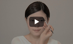 ベーシックな仕上がりのためのメイクアップ方法 (アイブロウの描き方)